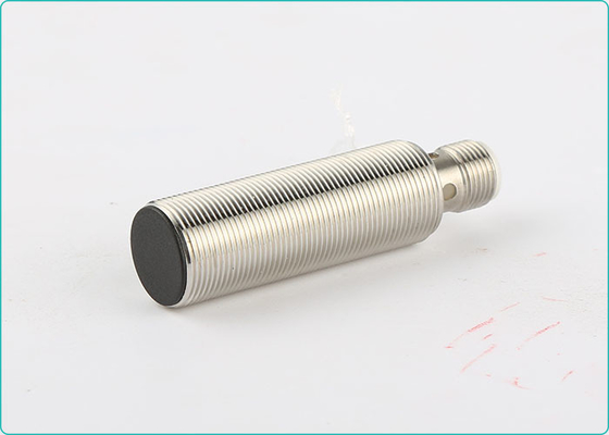 Zylinderförmige M18 8mm industrielle KEINE Automatisierungs-Sensor-Nähe PNP des Steckverbinderkörper-